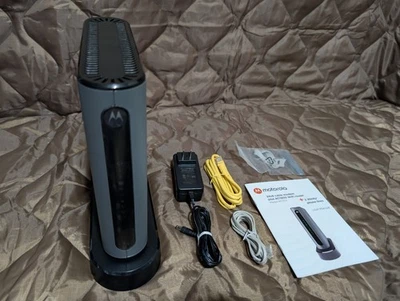 Motorola MT7711 24X8 Cable Modem and AC1900 Dual Band Wi-Fi Gigabit Router - Image 1 of 4