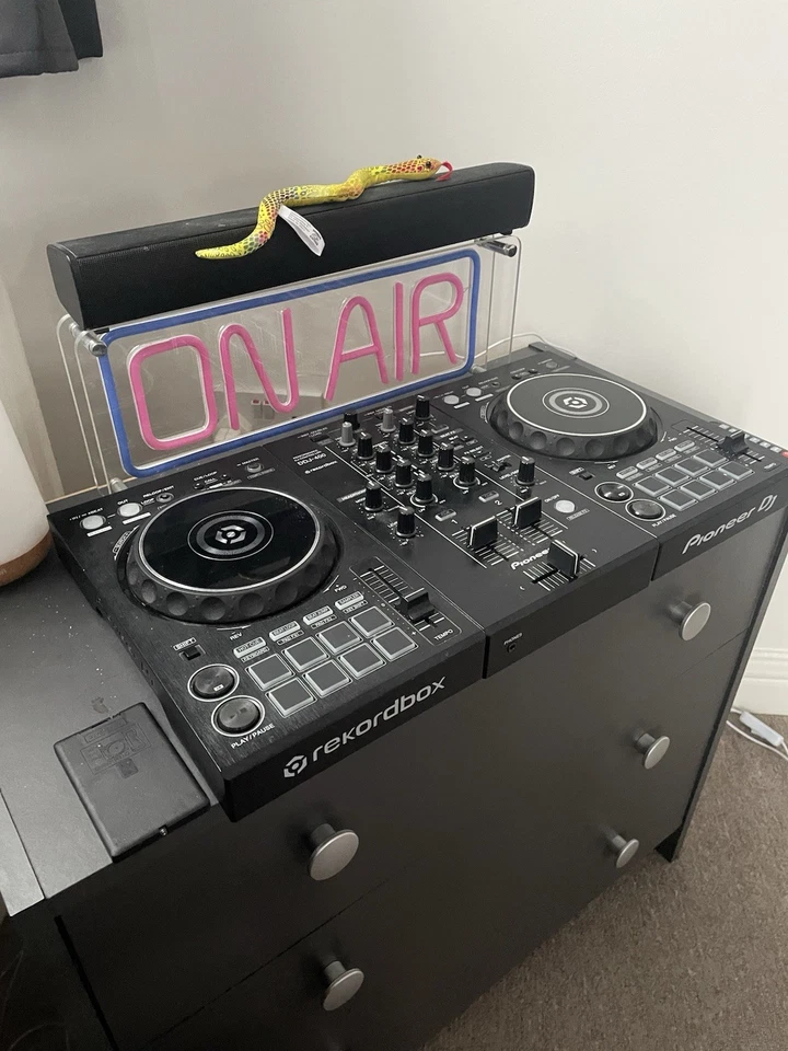 Pioneer DDJ-400 2 Channel DJ Controller - Black - Image 1 of 1