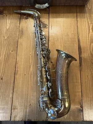 Saxofone Alto Vintage 1956 Conn 14M Shooting Star com Estojo Elkhart EM EUA - Imagem 1 de 4