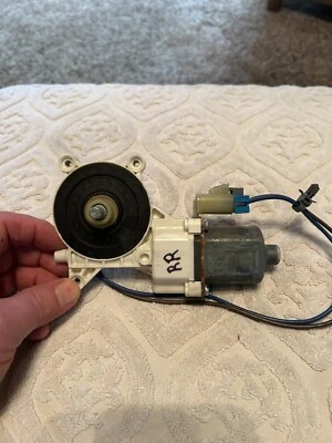 Chevrolet Malibu 2008-2012 sedán pasajero trasero derecho puerta lateral motor ventana Foto 1 de 4