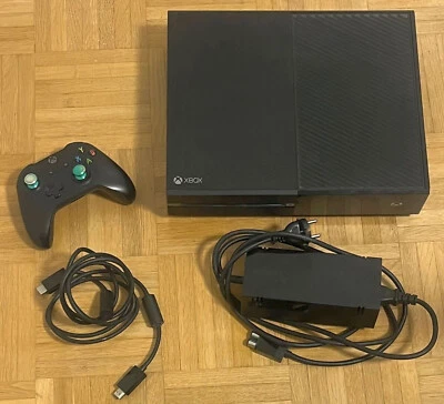 Microsoft Xbox One 500GB Spielkonsole - Schwarz - mit 2 Spielen + 1 Controller - Bild 1 von 4