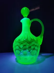 Polka dots Fenton style uranium glass uranglass Vaseline Cruet with stopper - Picture 1 of 19