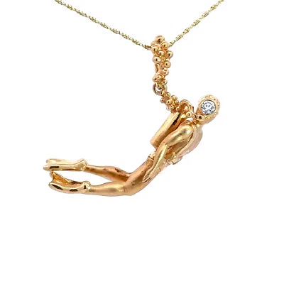 14KT. Colgante Buceador Oro Amarillo con Diamante (Steven Douglas) 30 x 17 mm. Foto 1 de 4