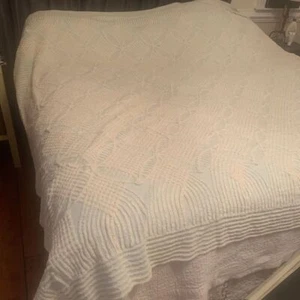 White on Robins Egg Blue Chenille Bedspread 80" x 100" Cottage Core Romantic - Picture 1 of 8