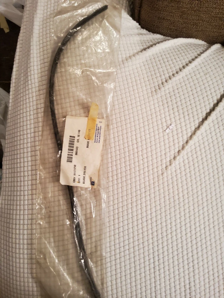 Recarga limpiaparabrisas GM OEM 91171298 Chevrolet Metro 1998-2001 Foto 1 de 1