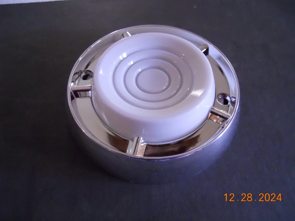 Novo 1961 a 1965 Ford Falcon Comet Mustang cúpula lente de luz e moldura Sprint + - Imagem 1 de 4