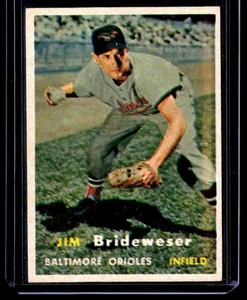 1957 Topps Jim Brideweser Baltimore Orioles #382 SET BREAK - Picture 1 of 2