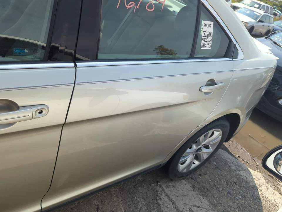 2010-2019 Ford Taurus Driver Rear Door Oem TCOYN Foto 1 de 1