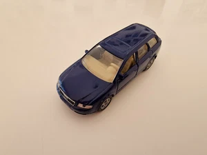 SIKU 1053 AUDI A4 AVANT 2,5 TDI DUNKELBLAU MINT - Picture 1 of 3
