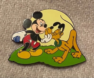 Disney Auctions (P.I.N.S.)-Mickey Mouse & Pluto Fetch-LE 500 - Image 1 of 2
