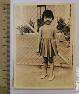 Bonita foto china de niña de 1960 en el extranjero  - Imagen 1 de 2