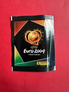 SEALED PACK BUSTINA SIGILLATA FIGURINE STICKERS CALCIATORI PANINI EURO 2004 - Foto 1 di 2
