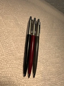 3 bolígrafos Parker vintage años 60 T-Ball Jotter rojo negro y gris barriles - Imagen 1 de 7
