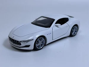 Maserati Alfieri LHD Blanco 1 :3 6 Escala Tayumo 36125210 - Imagen 1 de 8