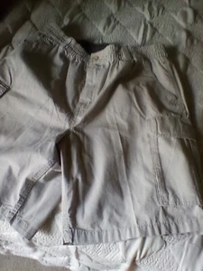NWT - Outdoor Life Cargo Comfort Waist Short - L - Picture 1 of 4
