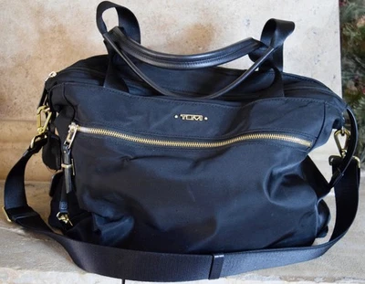 Bolso de Mano Tumi Voyageur GRANDE para Laptop Bolso Negro Tono Dorado Foto 1 de 4