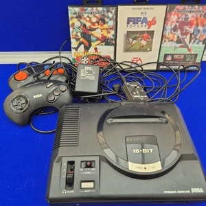 Sega Mega Drive 1 Console 3 Games 2 Controllers and leads Tested and Working - Afbeelding 1 van 16