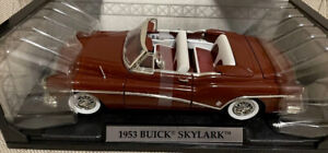 Motor Max 1:18 1953 Buick Skylark Convertible MINT Brand New with Base Stand