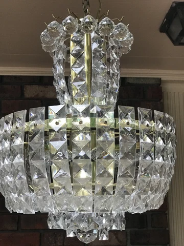 1960’s Retro Modern Lucite Prism Chandelier 8 Light Exquisite Cut Design ! Cover