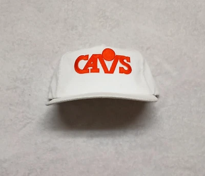 De colección Cleveland Cavaliers Pana Snapback Sombrero Etiqueta Suprema Universal Blanco Foto 1 de 4