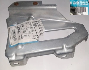 FIAT IDEA (2003 - 2012)/ STAFFA PARAFANGO ANT. SX/ FRONT LEFT CORNER BRACKET - Imagen 1 de 1