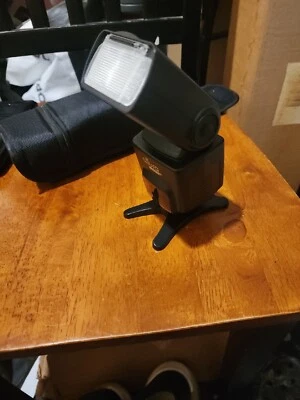 Altura Photo AP-FLS-UNV1 Digital Shoe Mount Flash for Canon &Multiple Brands - Image 1 of 4