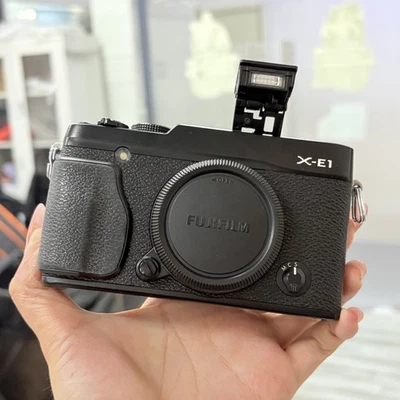 Fujifilm Fuji X Series X-E1 16.3MP Black Mirrorless Camera (Body Only) - Image 1 of 4