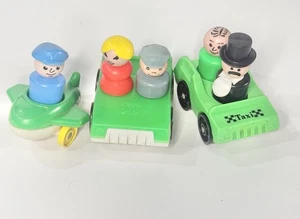 Vintage Fisher Price Little People Lot Fahrzeuge Figuren Auto Flugzeug Taxi Pilot - Bild 1 von 12