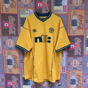 BELLISSIMA MAGLIA DA CALCIO CELTIC FOOTBALL CLUB UMBRO VARTULI 9 VINTAGE SOCCER - Foto 1 di 7