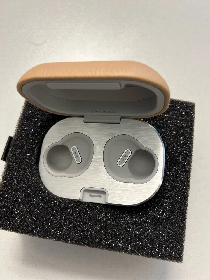 Bang & Olufsen BeoPlay E8 2.0 Estuche De Carga Natural Repuesto - Imagen 1 de 1