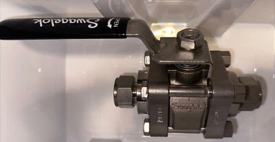 Swagelok SS-65TS12 Stainless 316 3-Piece 60 Series Ball Valve 3/4” Tubing - Image 1 of 4