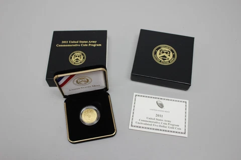 2011 United States Army Commemorative Coin Uncirculated $5 Gold Coin Cover