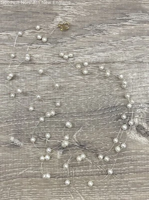 Collar de 4,3 mm con cuentas blancas flotantes de 3 hilos con broche de oro amarillo de 14K 16" 7,49 g Foto 1 de 4