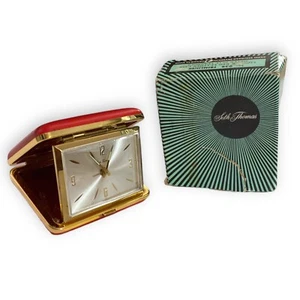 Reloj despertador plegable de viento vintage SETH THOMAS Red Trimliner Alemania con caja 938 - Imagen 1 de 9