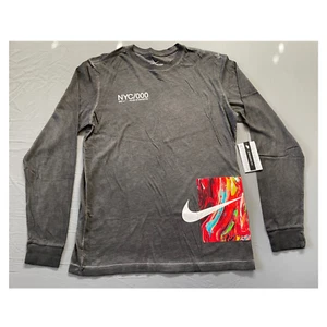 Camiseta Nike NSW House Of Innovation NYC/000 para hombre gris mediano DC8420-010 LS NUEVA CON ETIQUETAS - Imagen 1 de 4
