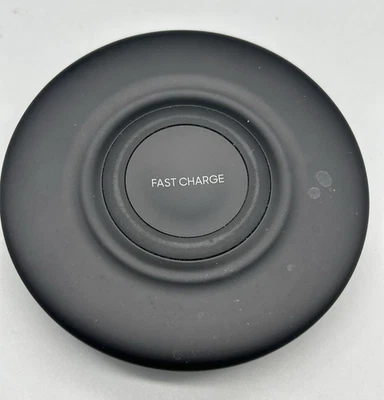 Almohadilla inalámbrica de carga rápida Samsung EP-P3100 - negra - solo unidad Foto 1 de 3