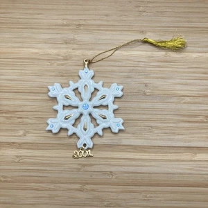 Lenox 2001  Annual Gemmed Snowflake Christmas Ornament Porcelain 24k Gold W/Box - Picture 1 of 5