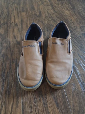 Nautica Kids Akeley Slip-On Casual Shoe Size 4, Used Condition - Image 1 of 4