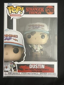 Funko Pop Stranger Things DUSTIN 1240 Modellino vinile Thinking Cap Hellfire - Foto 1 di 8