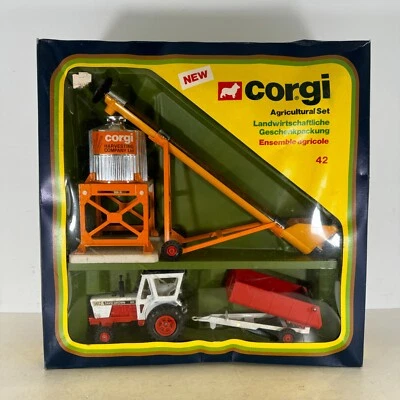 Juego de tractor agrícola Corgi 42 con remolque volquete elevador de grano de silo en caja Foto 1 de 4