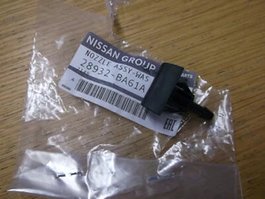 Parabrisas genuino Nissan Juke lavadora Jet 28932BA61A - Imagen 1 de 3