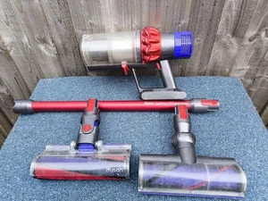 Genuine Dyson v10 Cyclone Total Clean Cordless Bagless Stick Vacuum Cleaner SV12 - Picture 1 of 10