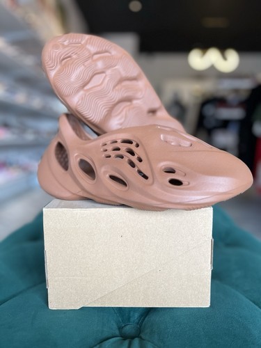 Yeezy Foam Runner "Clay Red" Taglia 8M (9 5W)