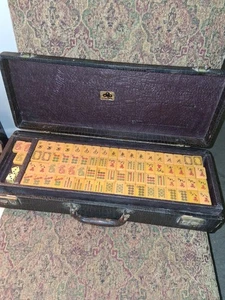 Vintage Mah Jong Set 1940's Butterscotch Tiles With Maroon Bakelite Racks Set - Picture 1 of 19