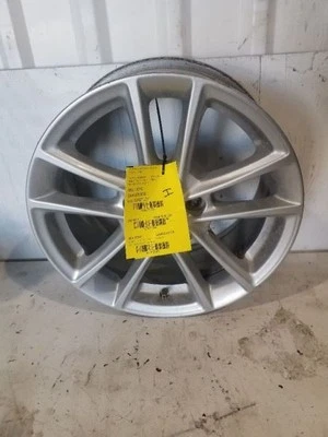 Llanta Ford Focus 2015-2018 aleación 16x7 10 radios pintada plateada Foto 1 de 4