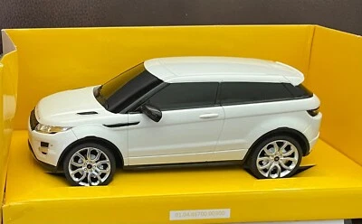 1:24 RC WHITE RANGE ROVER EVOQUE REMOTE CONTROL MODEL CAR - Rastar 46900  - Image 1 of 3