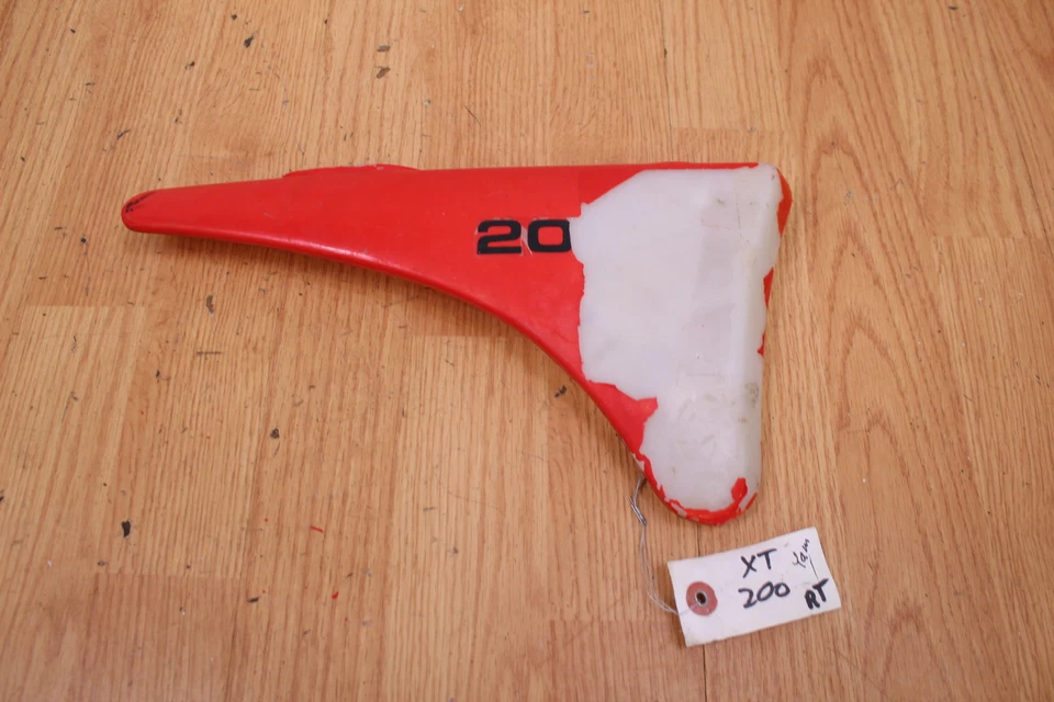 Yamaha XT 200 1982 cubierta lateral derecha/panel  Foto 1 de 4