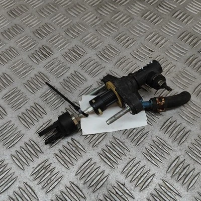 Cilindro freno Toyota Yaris P13 31420-0D180 1.3 gasolina 70 kW 2014 30334817 Foto 1 de 4