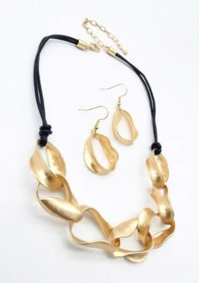 ÚNICO Juego de Collar y Pendientes Cordones de Cuero Negro Cadena de Eslabones Orgánicos de Oro Estera Foto 1 de 4