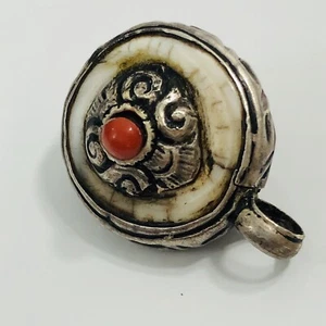 Red Coral Tibetan Pendant Amulet Charm Yin Yang Vintage Howlite - Picture 1 of 8